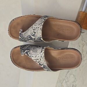 Snakeskin toe sandals